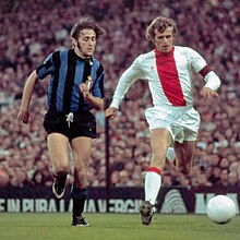 1971-72 European Cup Final - AFC Ajax v Inter Milan - Mauro Bellugi & Piet Keizer.jpg