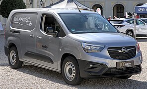 Opel Combo-e - right front view