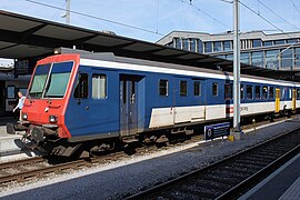 Voiture-pilote réalisée en transformant une voiture ordinaire.