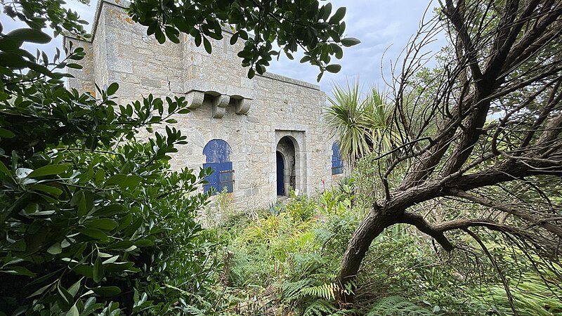 File:Façade du Fort du Chenal, Île-de-Batz, 2024.jpg