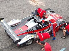 Proto 2 litres FFSA en arrêt aux stands.