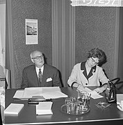 Persconferentie Emile Roche in gebouw Voorl Europese Gemeenschappen te Den Haag, Bestanddeelnr 915-7257.jpg