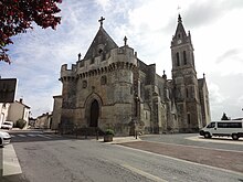 Église fortifiée d'Adriers.JPG