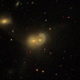 NGC 4410A (rechts)