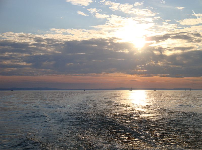 File:Bodensee skyline.JPG