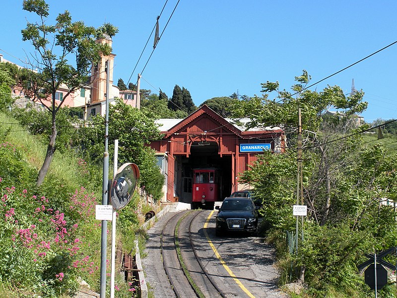 File:Genova Stazione ferrovia cremagliera Granarolo.jpg