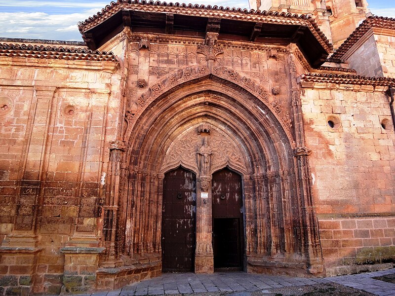 File:Iglesia de la Santísima Trinidad (Alcaraz-Albacete) - Portada.jpg