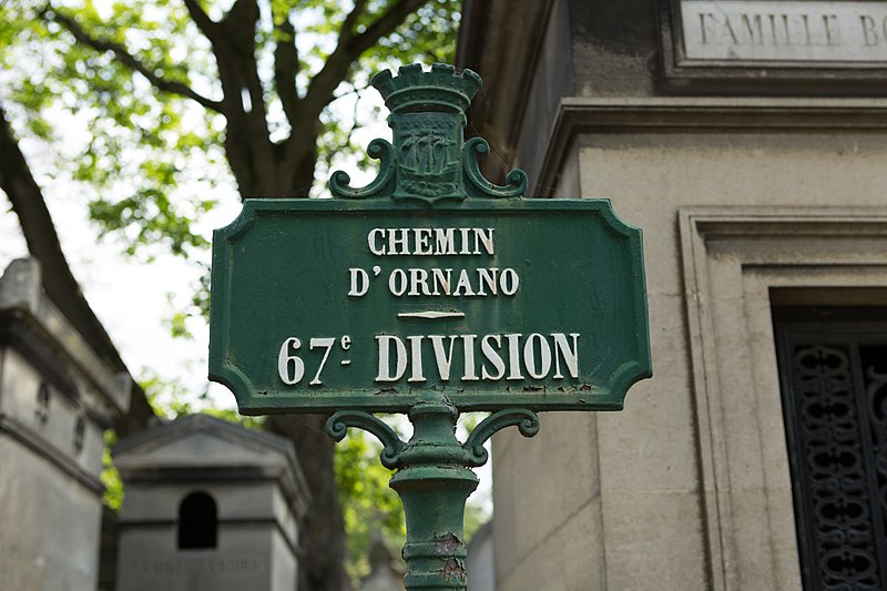 File:Père-Lachaise - Division 67 - Chemin d'Ornano 01.jpg