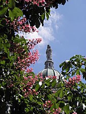 Vierge dorée de la tour de Notre-Dame de Rennes.