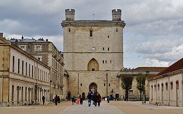 Tour du Village du château de Vincennes.