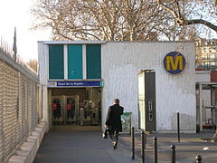 A entrada da estação