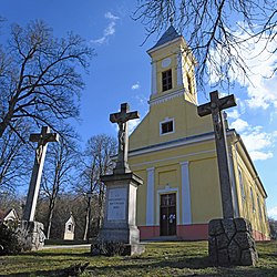 Római katolikus templom Golgota-szoborcsoporttal