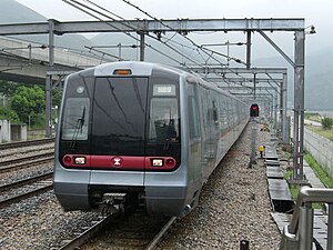 東涌線のK-Train電車