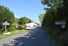 Entrée de la route depuis Saint-Nicolas-des-Biefs