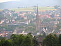 Blick über Warstein mit Brauerei-Verwaltung und Kirche