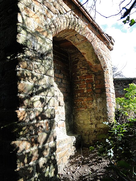 File:Mediaeval toll booth^ - geograph.org.uk - 4363989.jpg