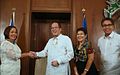 Presiden Kerajaan Filipina Benigno S. Aquino III menyambut Gabenor Davao Oriental Corazon Malanyaon semasa kunjungan hormat di Bilik Muzik Istana Malacañan pada hari Rabu (20 Ogos 2014).