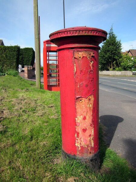 File:Is This The Scruffiest Pillar Box in England^ - geograph.org.uk - 4454871.jpg