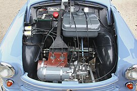 Engine and gearbox of Lloyd LP400, front view from above