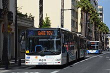 Des bus de la CTPM, sur le couloir bus de l'Avenue Général de Gaulle.