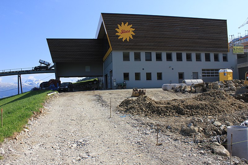 File:Bergstation der neuen Stoosbahn im Bau (2).jpg