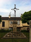 Croix de fer dans le village.