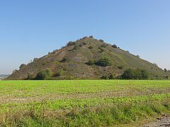 Terril conique de la fosse n° 3 - 3 bis - 3 ter des mines de Bruay.