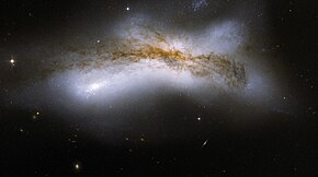 NGC 520 na snímku Hubbleova dalekohledu