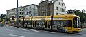 Haltestelle in Insellage in Straßenmitte, hier am Bahnhof Dresden-Neustadt