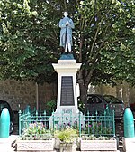 Poilu baïonnette au canon (d) (monument aux morts)