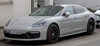 Porsche 971 Panamera Turbo - left front view