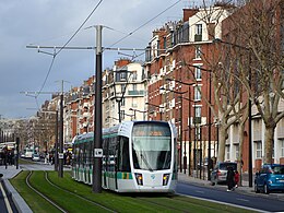 Le tramway et les HBM.