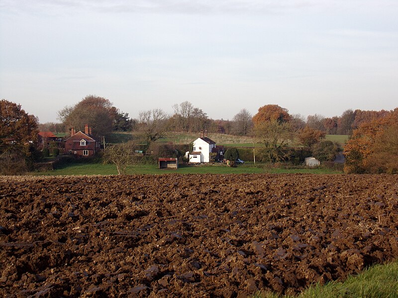 File:Brick Kiln Cottages ^ Applewell - geograph.org.uk - 5217903.jpg