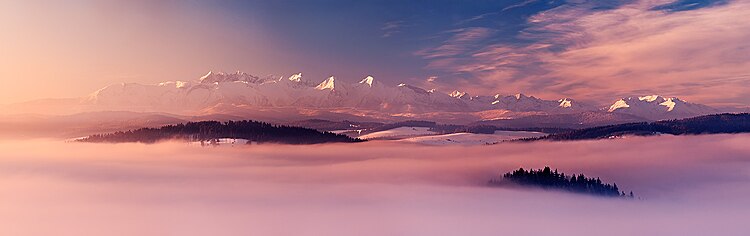 Wieczorny widok z okolic Jurgowa na Tatry