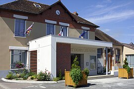 The town hall in Saint-Denis-lès-Sens