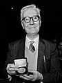 Niko Tinbergen op 7 december 1973 overleden op 21 december 1988