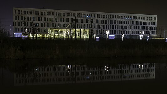 Zijaanzicht gebouw Sociale Dienst