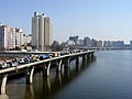 Looking éast along the north bank of the Han from Seogang Bridge in normal traffic conditions