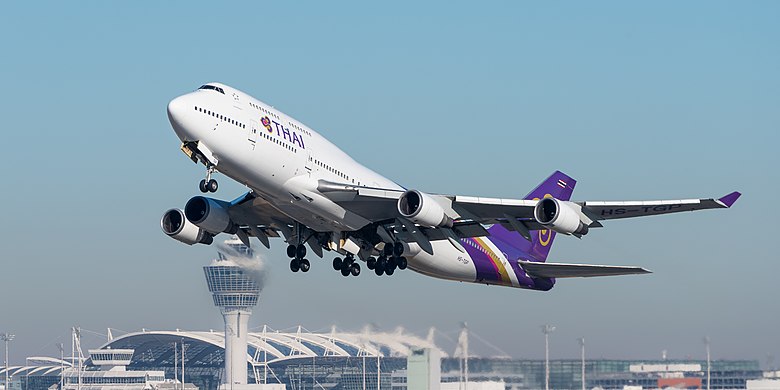     Thai Airways International Boeing 747-4D7 taking off at Munich Airport