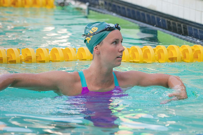 File:Emma-McKeon-after-winning-200 free (27023848193).jpg