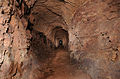 Dans la galerie sous roc (souterraine) partant de l'abri-caverne.