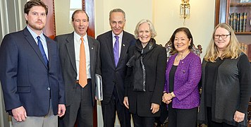 Glenn Close with politicians.jpg