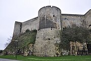 Tour Mathilde au sud-est.