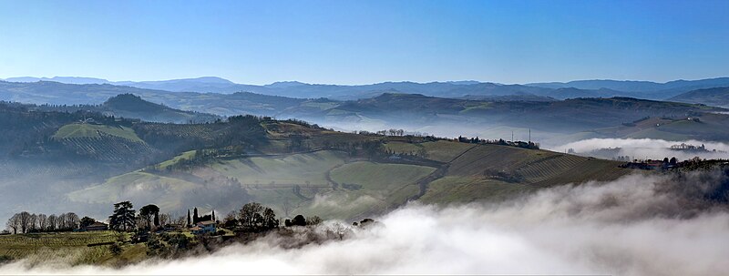 File:Nebbia su colli e monti - Foreste Casentinesi - Appennino Tosco Emiliano - GT 01 - 2024 01 28.jpg