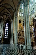 Amiens - La Cathédrale Notre-Dame d’Amiens - Ambulatory North of the Choir - View ESE.jpg