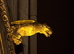 Gargouille facade de nuit.jpg