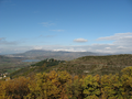 Il lago Pantano e sullo sfondo l'altopiano dei Li Foj