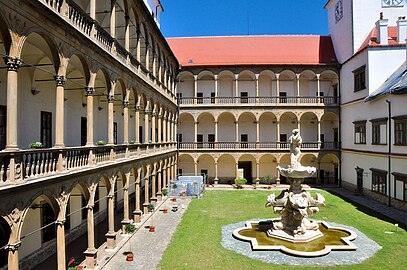 Cour intérieure.