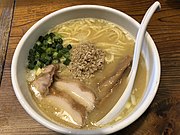 鶏白湯ラーメン