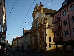 Drei entsprechende Beispiele aus Deutschland: St. Joseph und St. Maria Magdalena, Würzburg…